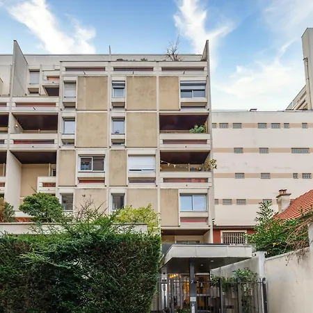 Nouveau Sacre Coeur 5 Apartment *